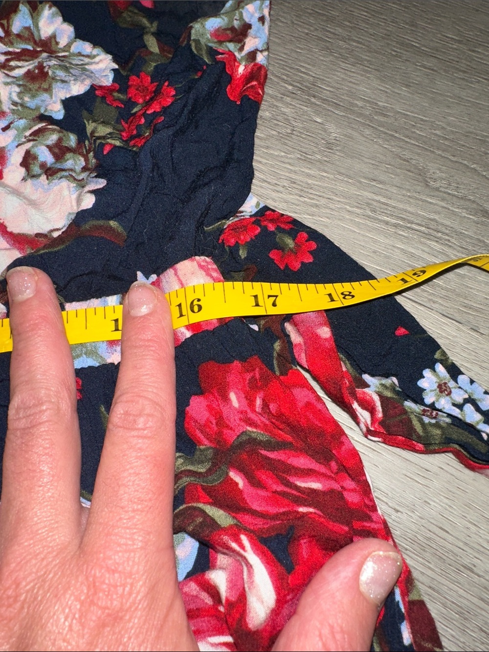 Loft Floral Navy Sleeveless Tie-Waist jumpsuit size Large - Picture 8 of 9